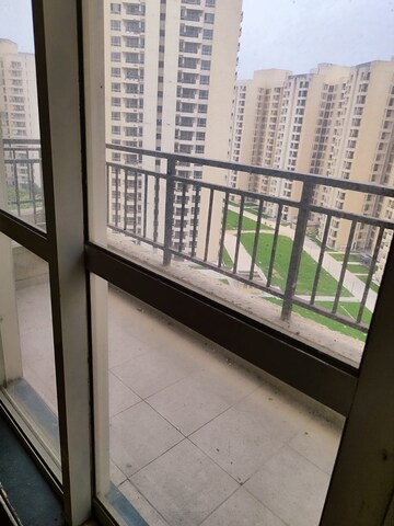 3 BHK Apartment For Resale in Jaypee Greens Kosmos Sector 134 Noida  7581210