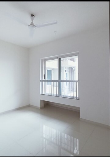 Room in 2 BHK Apartment at Neelkanth Luxuria, Taloja – for Sale
