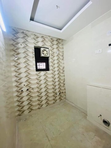 Attached Bathroom in 3 BHK Builder Floor at Green Fields Colony – for Sale