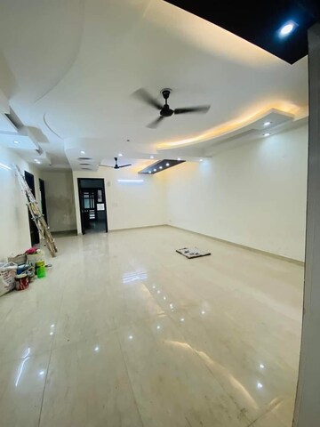 Room in 3 BHK Builder Floor at Green Fields Colony – for Sale