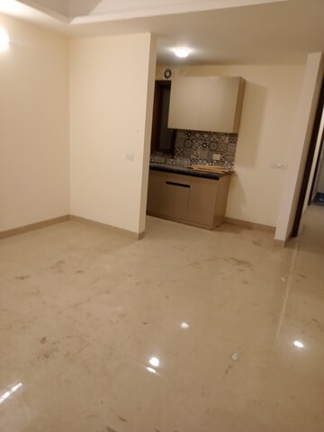 Room in 2 BHK Builder Floor at Paryavaran Complex – for Sale