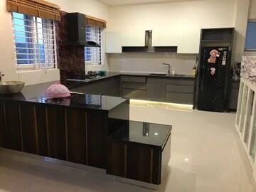 Kitchen in 3.5 BHK Builder Floor at Sector 16 – for Sale