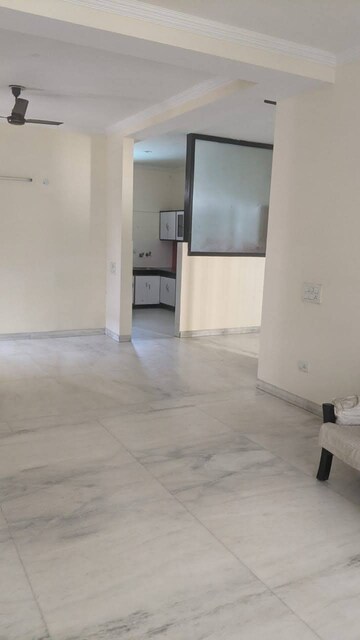 Room in 4 BHK Apartment at Ireo Skyon, Sector 60 – for Sale