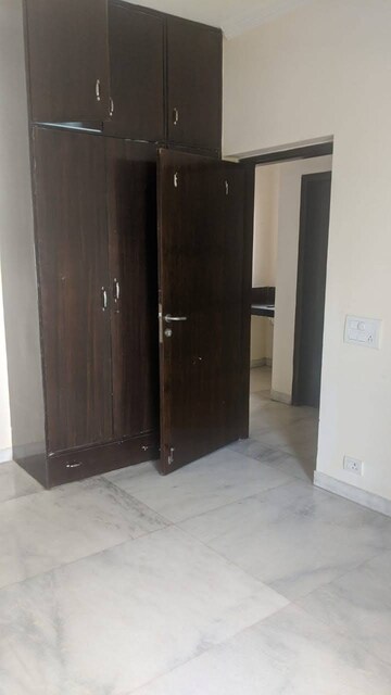 Room in 4 BHK Apartment at Ireo Skyon, Sector 60 – for Sale