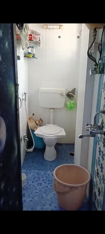 Bathroom in 1.5 BHK Apartment at Mahavir Roshan Heights, Seawoods – for Sale