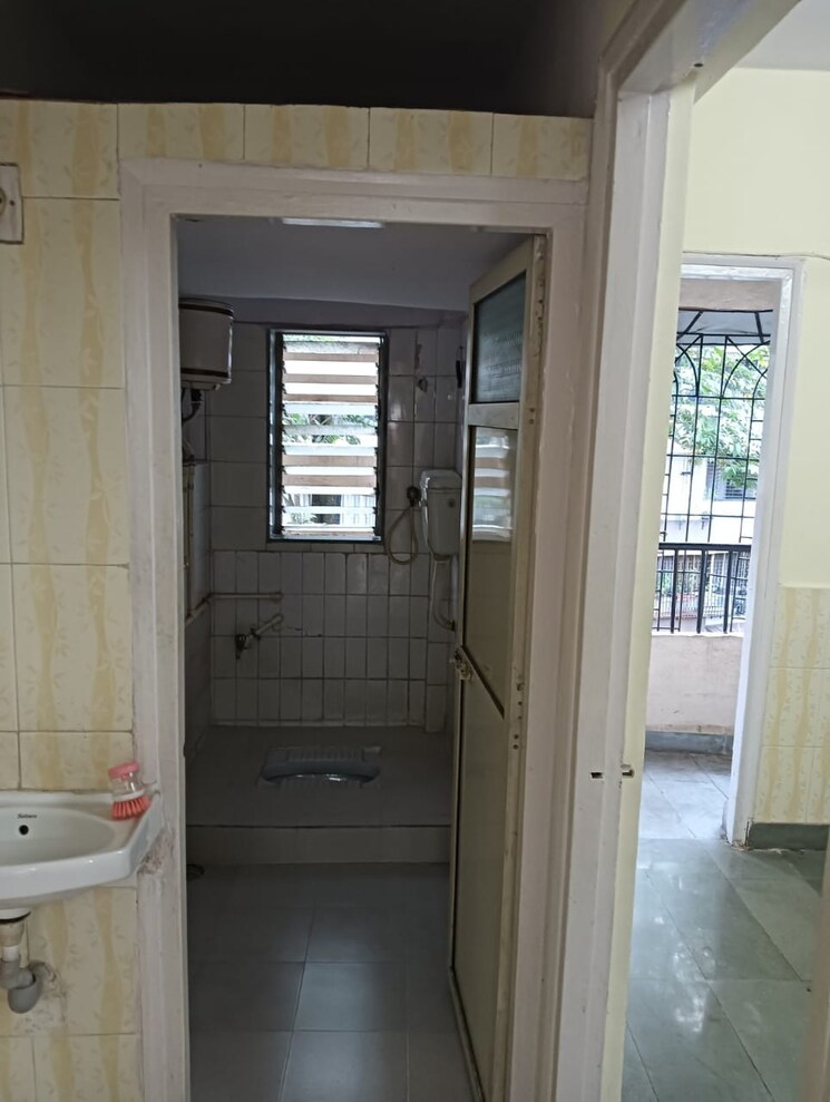 Bathroom, lokpuram-chs 2 Bedroom 750 Sq.Ft. Apartment In Vasant Vihar Thane 7583614