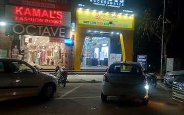 Shop For Sale in Sector 20