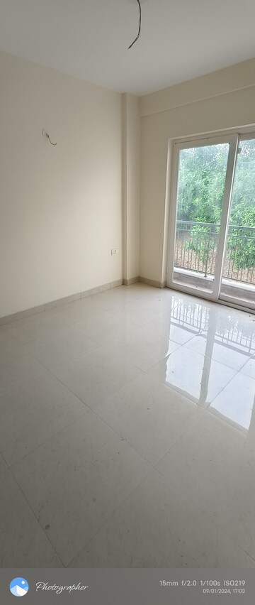 Room in 2 BHK Apartment at Eldeco Accolade, Sohna Sector 2 – for Sale
