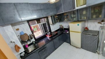 रेसिडेंशियल फ्लैट वर्ग फुट फॉर रेंट इन बायकुल्ला मुंबई  7584002