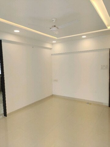 Room in 3 BHK Apartment at Nancy Towers, Wanowrie – for Sale