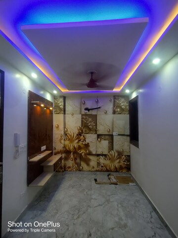 रेसिडेंशियल बिल्डर फ्लोर वर्ग यार्ड फॉर रेंट इन द्वारका मोर दिल्ली  7584667