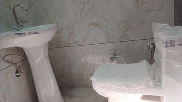 Bathroom in 6 BHK Independent House at Ambala Highway – for Sale