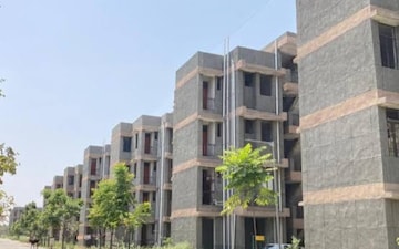 1 BHK Apartment For Sale in Uniworld City, Mu Greater Noida