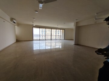Room in 5 BHK Apartment at Hiranandani Basilius, Ghodbunder Road – for Sale