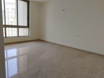 Room in 5 BHK Apartment at Hiranandani Basilius, Ghodbunder Road – for Sale