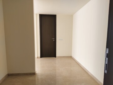 Room in 5 BHK Apartment at Hiranandani Basilius, Ghodbunder Road – for Sale