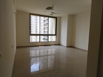 Room in 5 BHK Apartment at Hiranandani Basilius, Ghodbunder Road – for Sale