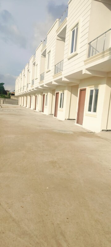 3 BHK Villa – Exterior View View at Sector 16b Greater Noida - for Sale