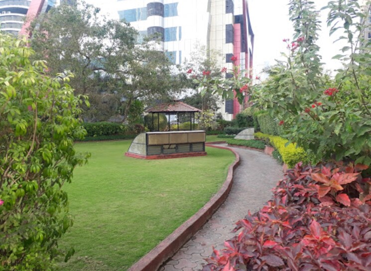 Garden, mittal-phoenix-tower 3 Bedroom 1750 Sq.Ft. Apartment In Lower Parel Mumbai 7585652