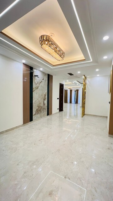 Room in 4 BHK Builder Floor at Housing Board Colony Sector 51, Sector 51 – for Sale