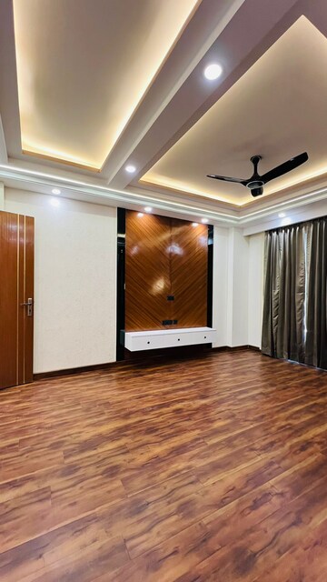 Room in 4 BHK Builder Floor at Housing Board Colony Sector 51, Sector 51 – for Sale