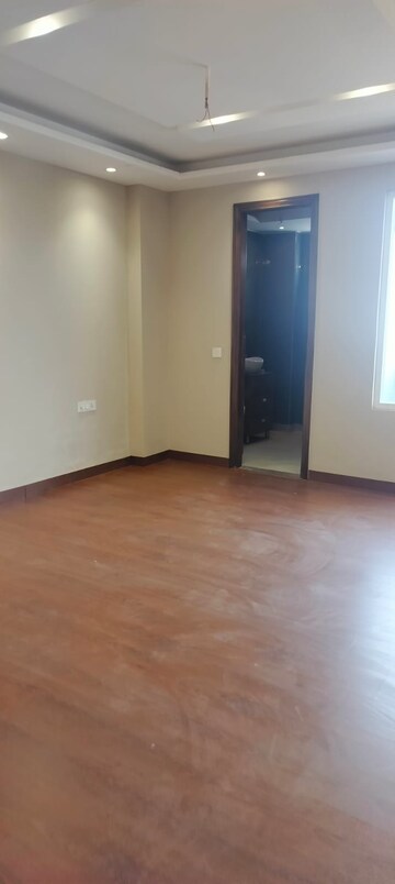 Room in 4 BHK Builder Floor at SS Mayfield Gardens, Sector 51 – for Sale