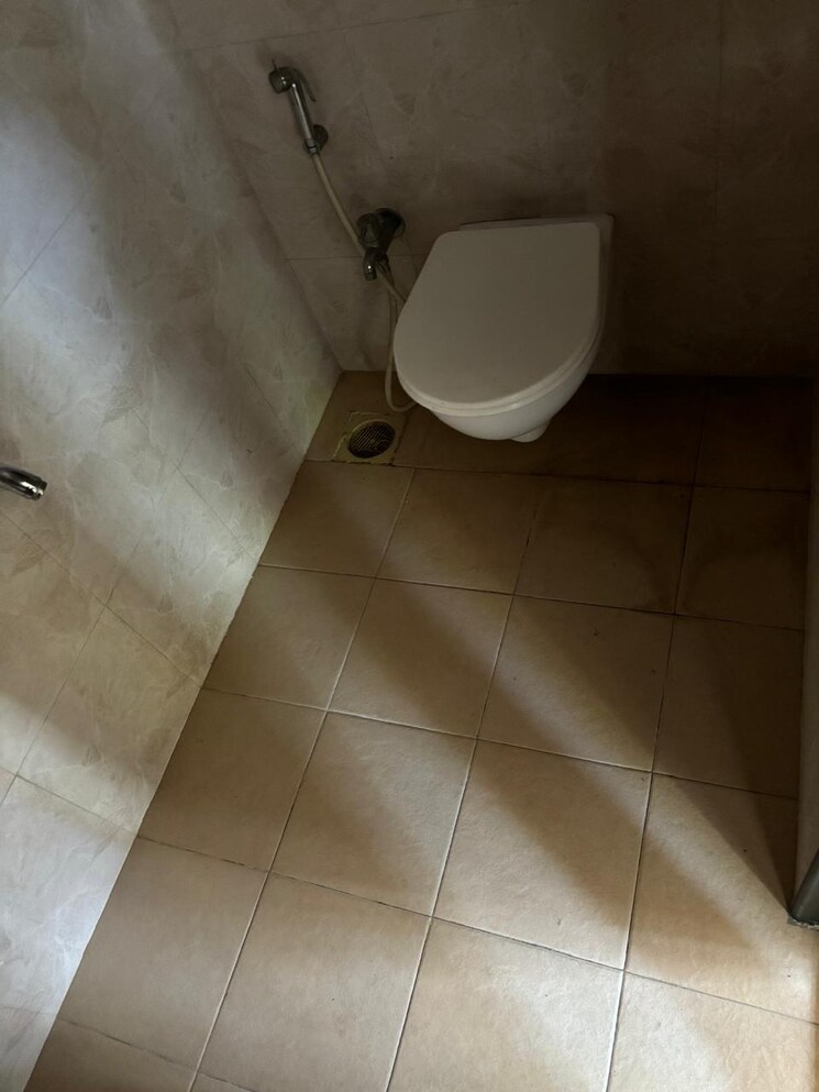 Attached Bathroom, andheri east 1.5 Bedroom 630 Sq.Ft. Apartment In Andheri East Mumbai 7586259