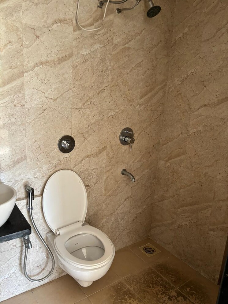 Attached Bathroom, andheri east 1.5 Bedroom 630 Sq.Ft. Apartment In Andheri East Mumbai 7586259