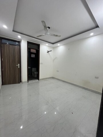 Room in 3 BHK Builder Floor at Palm Residency Chhatarpur, Chattarpur – for Sale