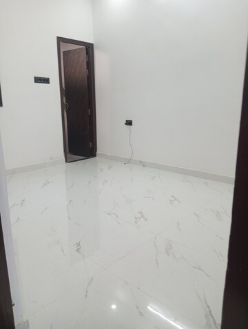 Room in 3 BHK Independent House at Gomti Nagar – for Sale