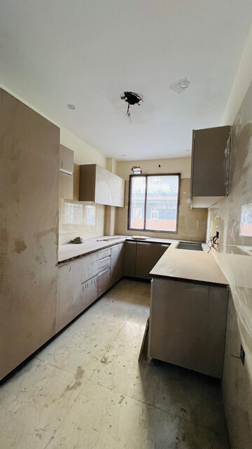 Kitchen in 3 BHK Builder Floor at South City Arcade, Sector 41 – for Sale
