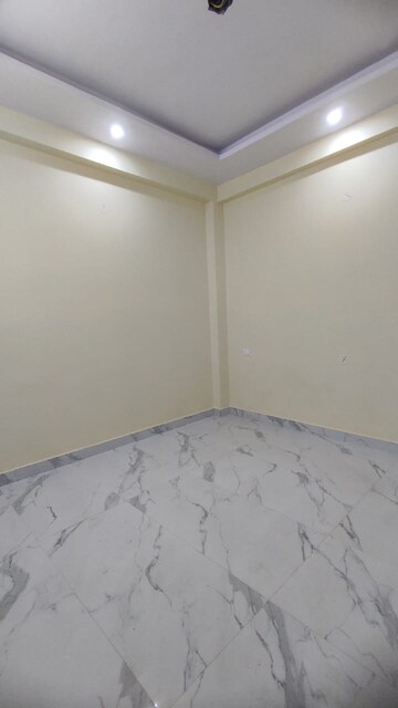 Room in 1 BHK Builder Floor at Sector 73 – for Sale