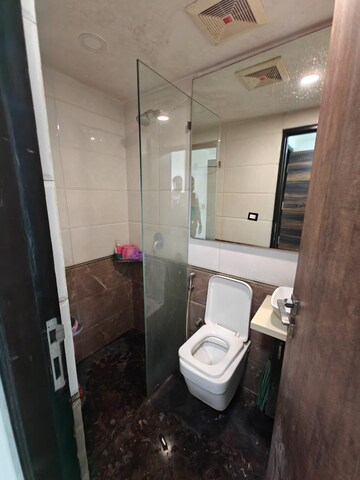 Bathroom in 3.5 BHK Apartment at DLH Sorrento, Veera Desai Road – for Rent