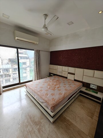 Bedroom in 3.5 BHK Apartment at DLH Sorrento, Veera Desai Road – for Rent