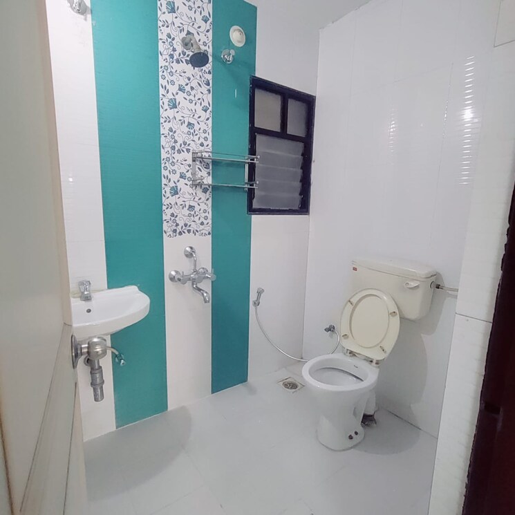 Bathroom, vidya-shantinagar-chs 4 Bedroom 3500 Sq.Ft. Apartment In Mira Road Thane 7586967