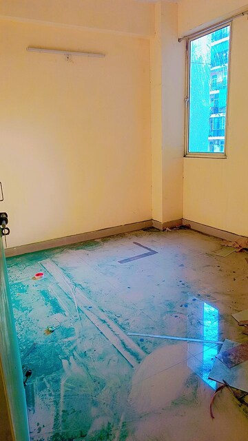 Room in 3 BHK Apartment at Conscient Habitat Residences, Sector 78 – for Sale