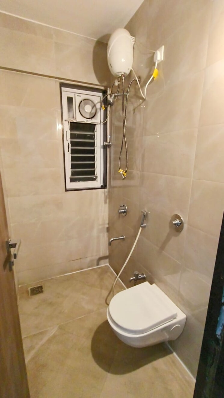 Bathroom, kothrud 3 Bedroom 1663 Sq.Ft. Apartment In Kothrud Pune 7587344