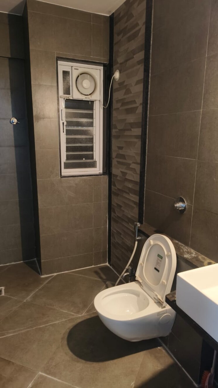 Bathroom, kothrud 3 Bedroom 1663 Sq.Ft. Apartment In Kothrud Pune 7587344