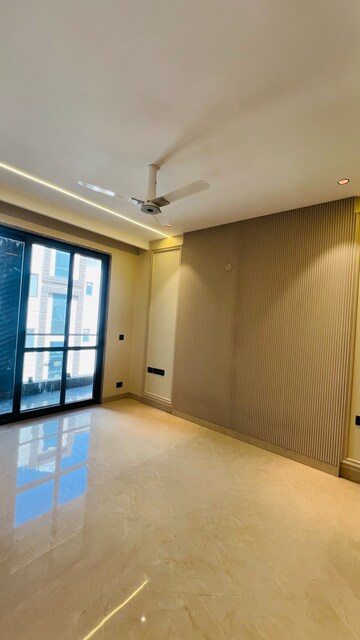 Room in 3 BHK Builder Floor at Ansal Florence Villa, Sushant Lok Iii – for Sale