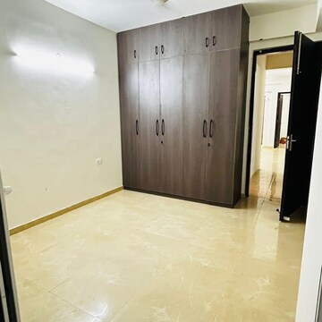 Room in 2 BHK Apartment at Signature Global City, Sector 37d – for Sale
