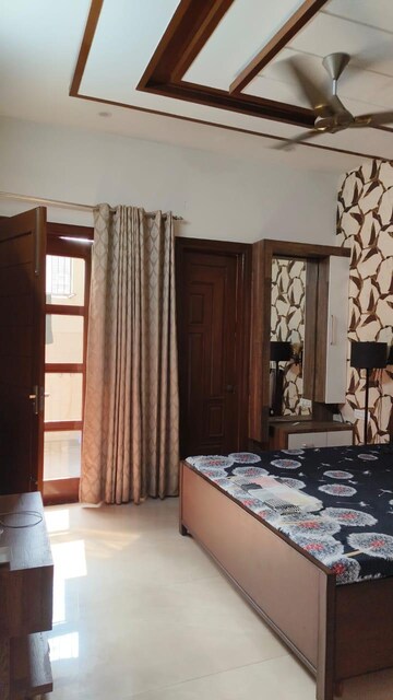 Room in 4 BHK Villa at Sector 123 – for Sale