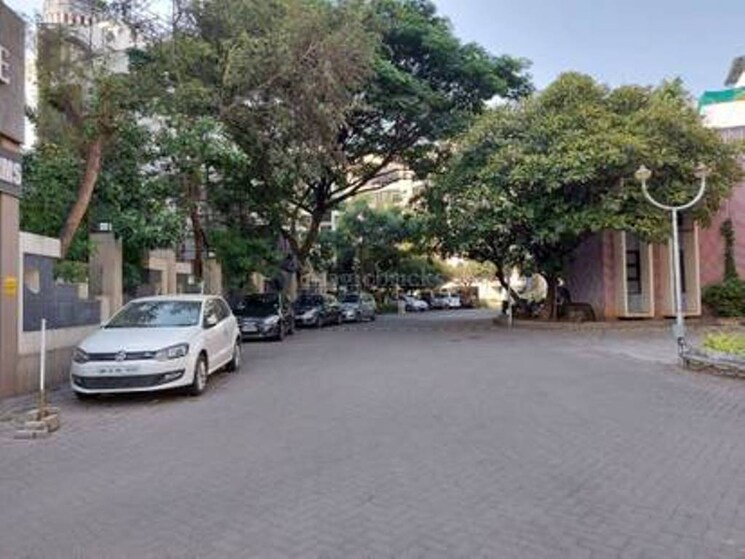  Parking, om-utopia 3 Bedroom 1650 Sq.Ft. Apartment In Wanowrie Pune 7587868