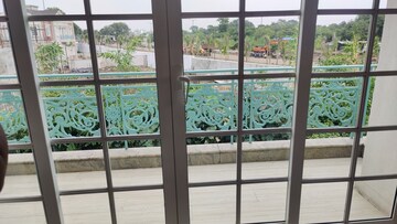 Room in 5 BHK Apartment at Hiranandani Estate Evelina, Ghodbunder Road – for Sale
