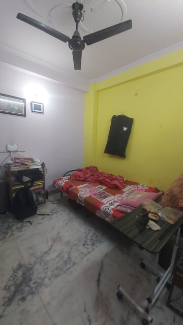 Furnished Amenities in 1.5 BHK Builder Floor at Mayur Vihar Phase 1 – for Sale