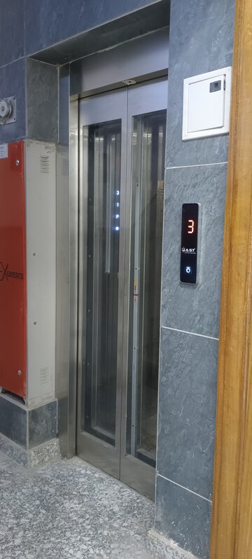 रेसिडेंशियल बिल्डर फ्लोर वर्ग फुट फॉर रेंट इन मीनाक्षी गार्डन दिल्ली  7588328