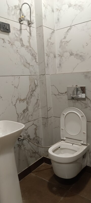 रेसिडेंशियल बिल्डर फ्लोर वर्ग फुट फॉर रेंट इन मीनाक्षी गार्डन दिल्ली  7588328