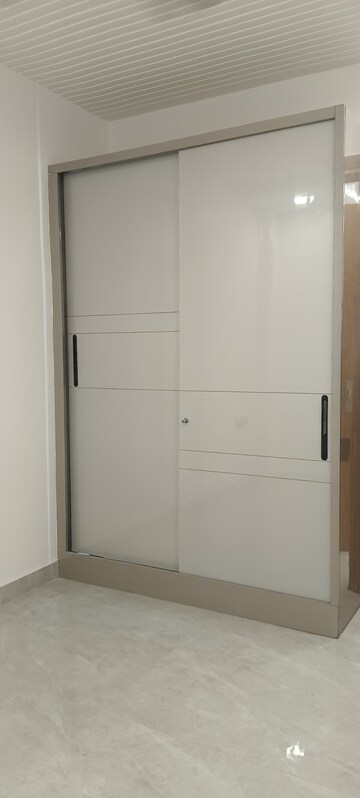 रेसिडेंशियल बिल्डर फ्लोर वर्ग फुट फॉर रेंट इन मीनाक्षी गार्डन दिल्ली  7588328