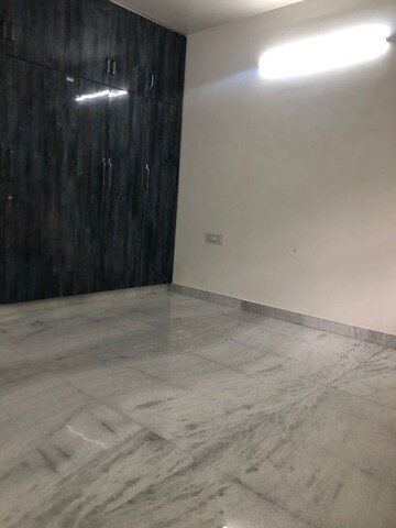 Room in 2.5 BHK Builder Floor at Paschim Vihar – for Sale