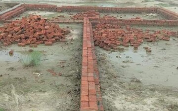 Plot For Sale in Bhopani Village