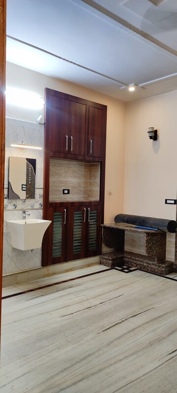 Kitchen in 3 BHK Builder Floor at BPTP Park Central, Sector 85 – for Sale